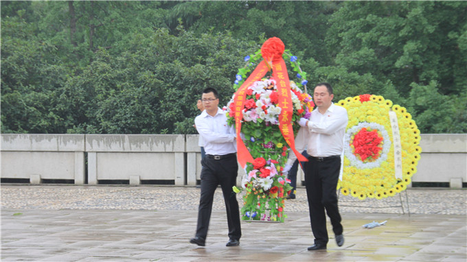 祭英烈 天地同悲 铸誓言 再抒挚情