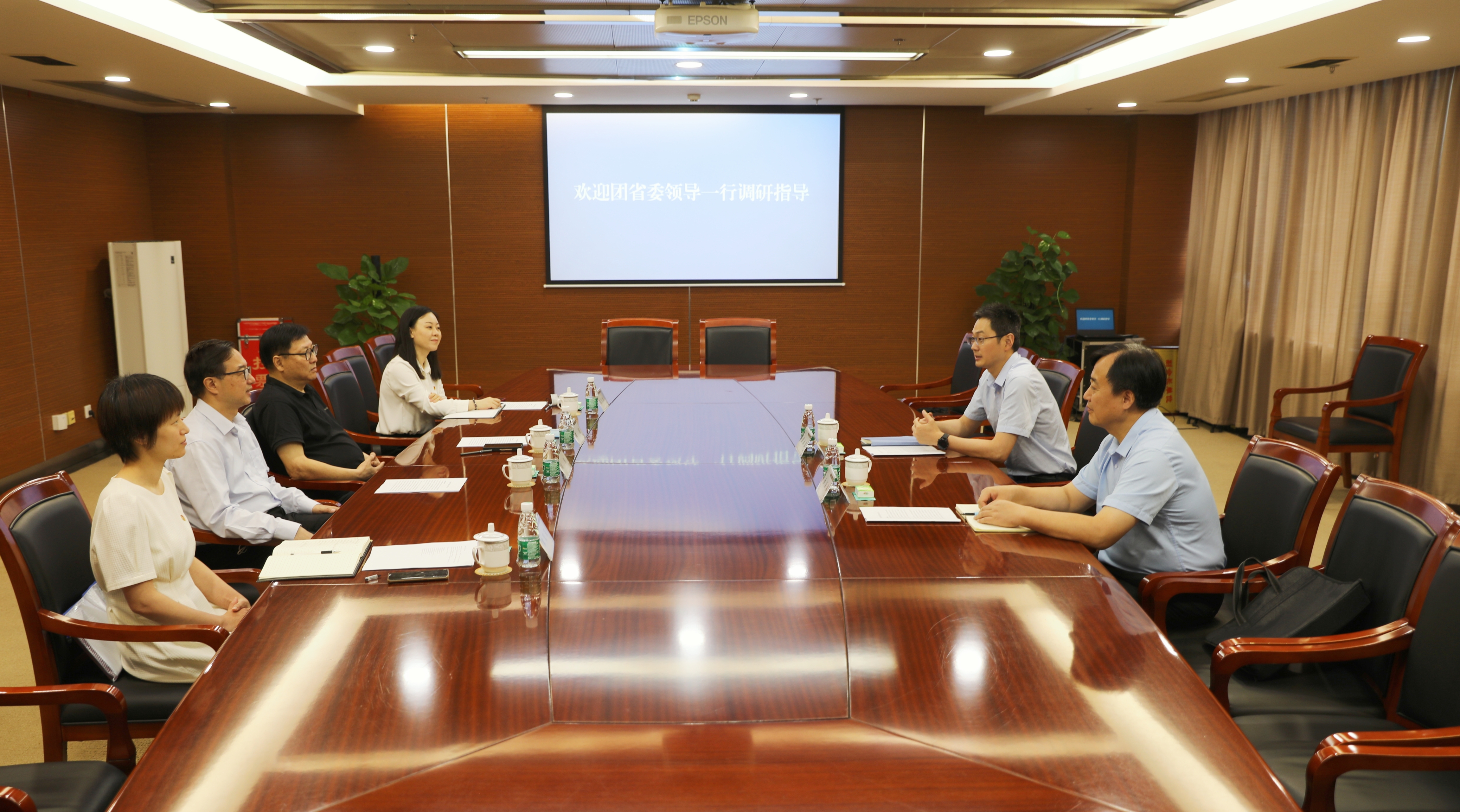 团省委到访凯发.jpg