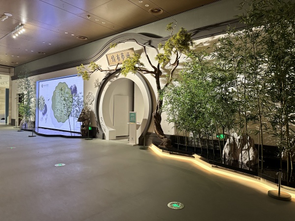 1704770455464572.jpg 扬州展览场景图_副本.jpg